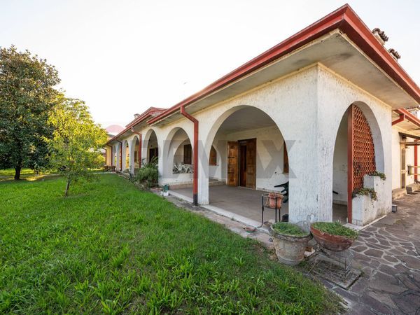 Villa singola Gazoldo degli Ippoliti, MN Vendita