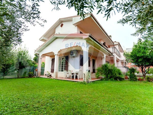 Villetta bifamiliare Ciampino, RM Vendita