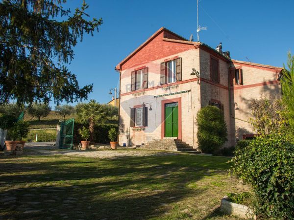 Cascina/Casale Filottrano, AN Vendita