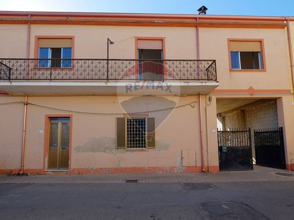 Casa Indipendente Villaperuccio, SU Vendita