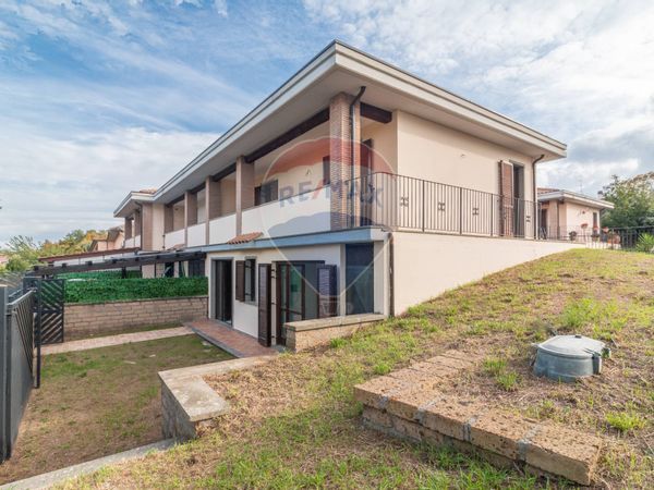 Villa a schiera Vetralla, VT Vendita