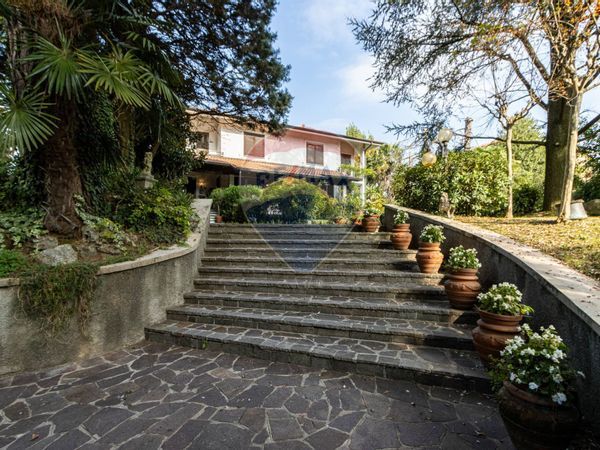 Villa singola Montesiro, Besana in Brianza, MB Vendita