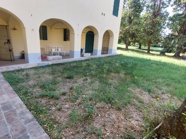 Porzione di villa Valera, Parma, PR Affitto