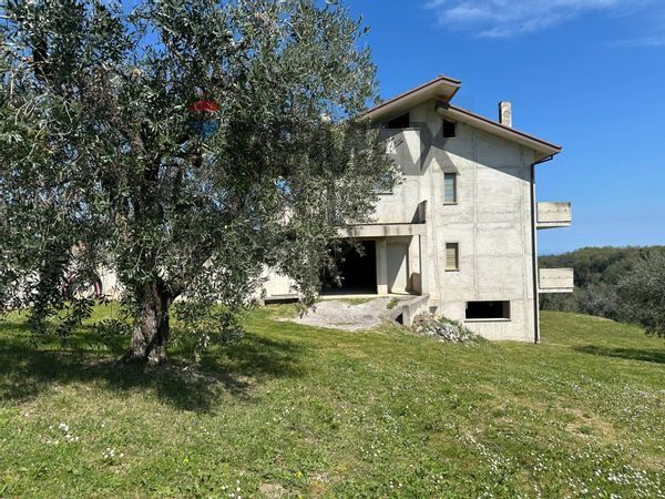 Villa o villino Feuduccio, Orsogna, CH Vendita