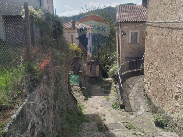 Villa singola Varco Sabino, RI Vendita