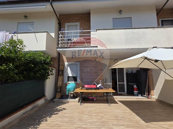 Villa a schiera Penitro, Formia, LT Vendita