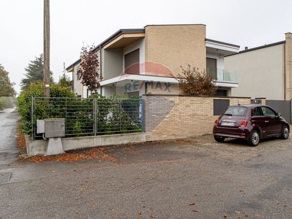 Porzione di villa Baccanelli, Parma, PR Vendita