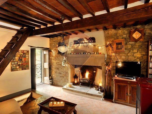 Casa Semindipendente Capolona, AR Vendita