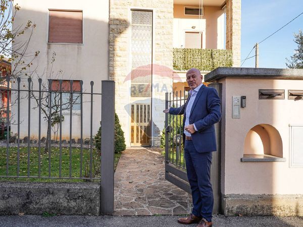 Casa Indipendente Alzano Lombardo, BG Vendita