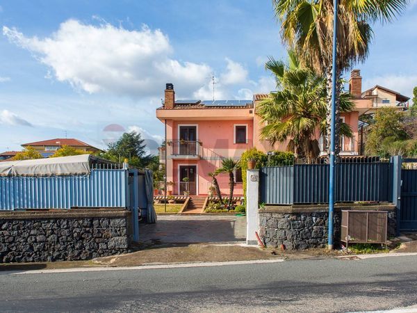 Villetta bifamiliare Pedara, CT Vendita