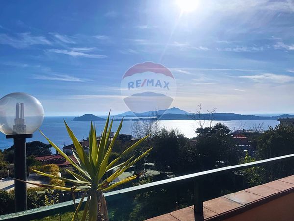 Casa Indipendente Centro, Pozzuoli, NA Vendita