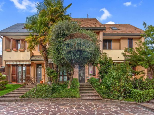Villa a schiera Passirana, Rho, MI Vendita