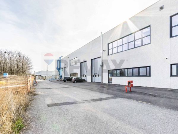 Capannone Industriale Magnago, MI Affitto