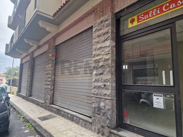 Locale Commerciale Acireale, CT Affitto