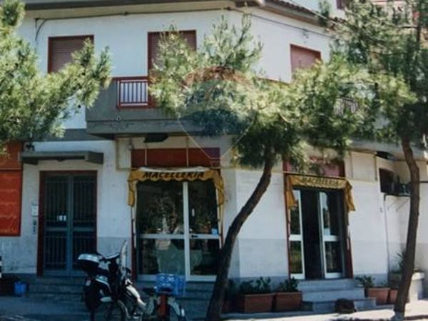 Locale Commerciale Belpasso, CT Affitto