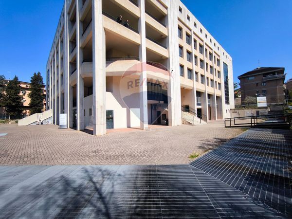 Locale Commerciale Madonna Alta, Perugia, PG Vendita