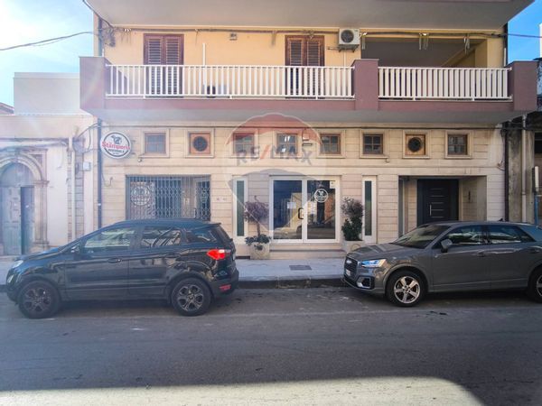 Locale Commerciale Floridia, SR Affitto