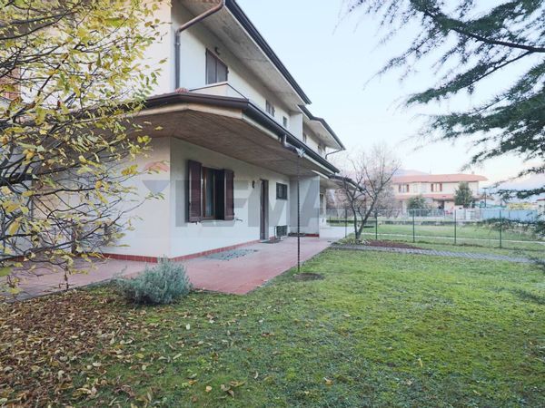 Porzione di villa Brembate di Sopra, BG Vendita