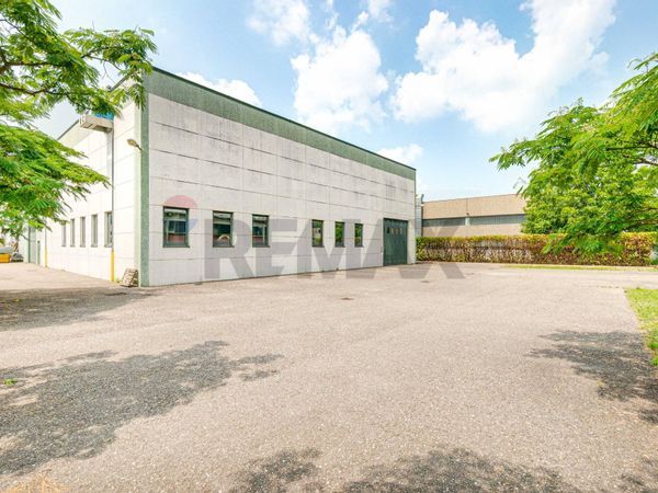Capannone Industriale Azzate, VA Affitto