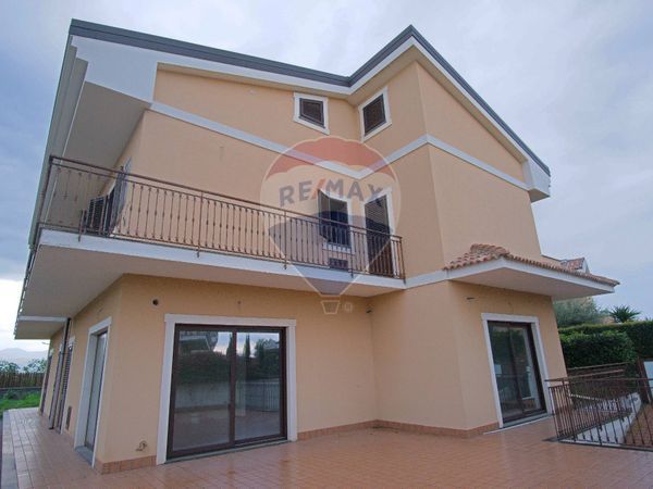 Villa singola Torre Archirafi, Riposto, CT Vendita