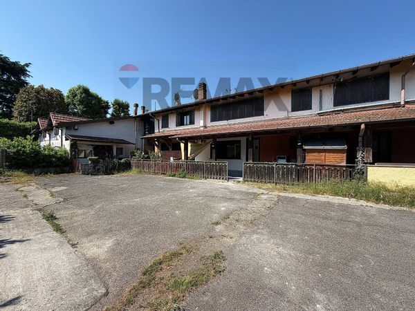 Casa Semindipendente Azzate, VA Vendita