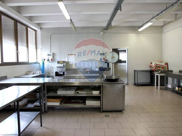 Attività  Commerciale Lurago Marinone, CO Vendita