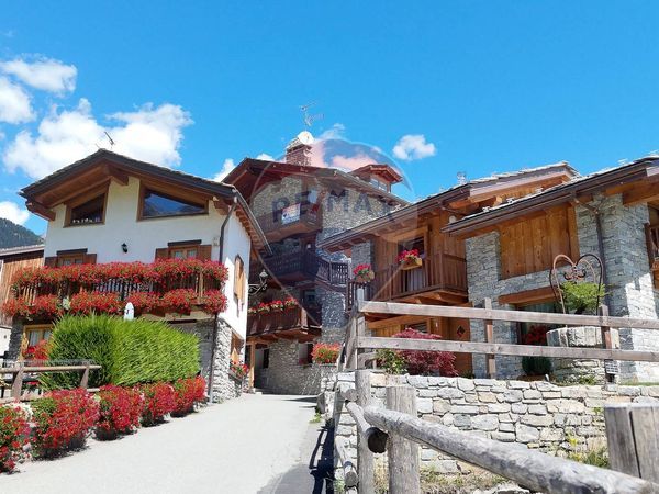 Attico/Mansarda La Salle, AO Vendita