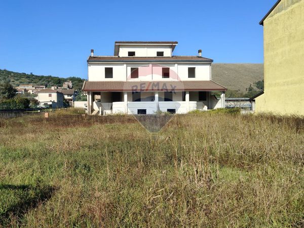 Villa a schiera Castel Morrone, CE Vendita