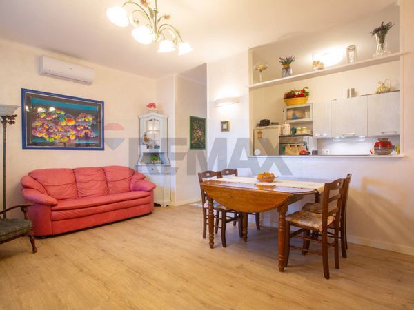 Appartamento Migliarina, Viareggio, LU Vendita