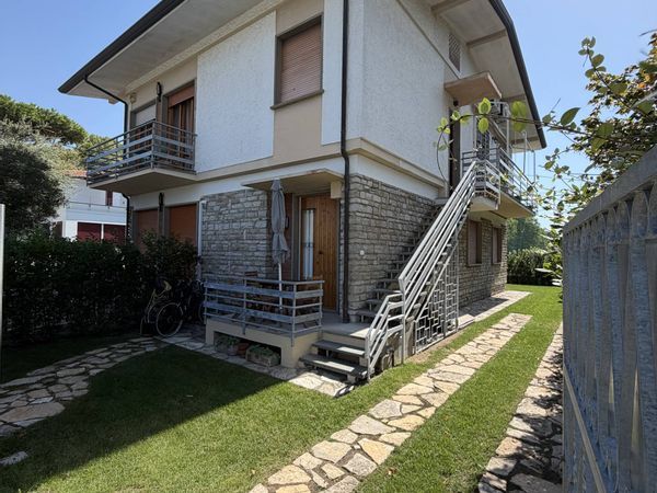 Villetta bifamiliare Lido di Camaiore, Camaiore, LU Affitto