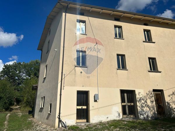 Casa Semindipendente Cerqueto, Gualdo Tadino, PG Vendita