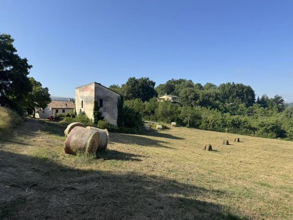 Cascina/Casale Valtopina, PG Vendita