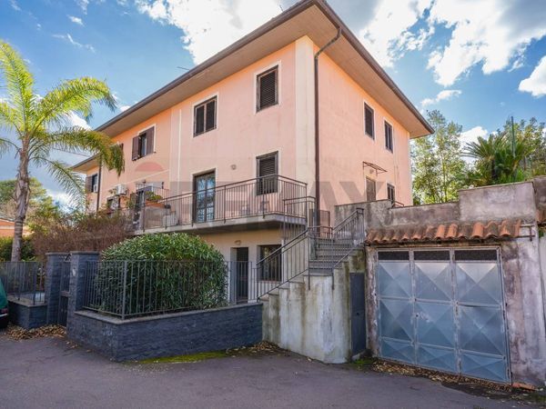 Villa a schiera San Giovanni la Punta, CT Vendita