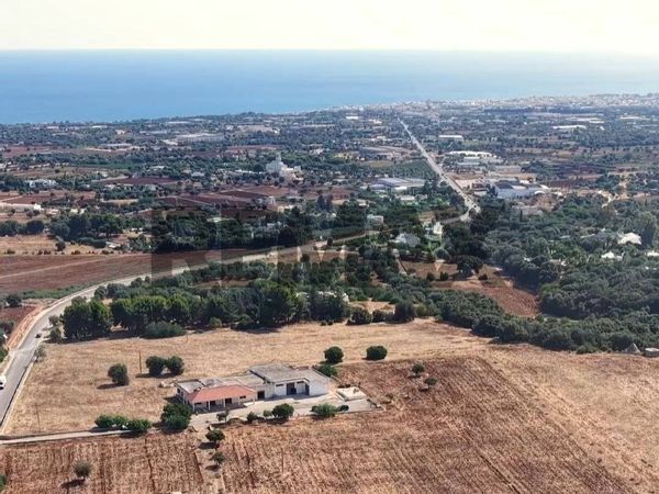 Fattoria Polignano a Mare, BA Vendita