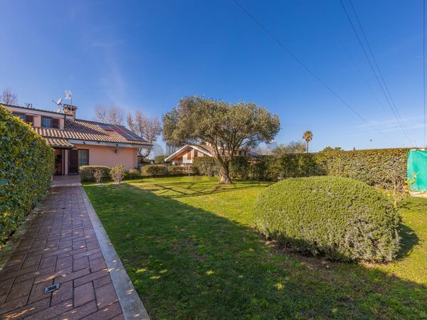 Villa o villino Poggio Fiorito, Guidonia Montecelio, RM Vendita - Foto 2