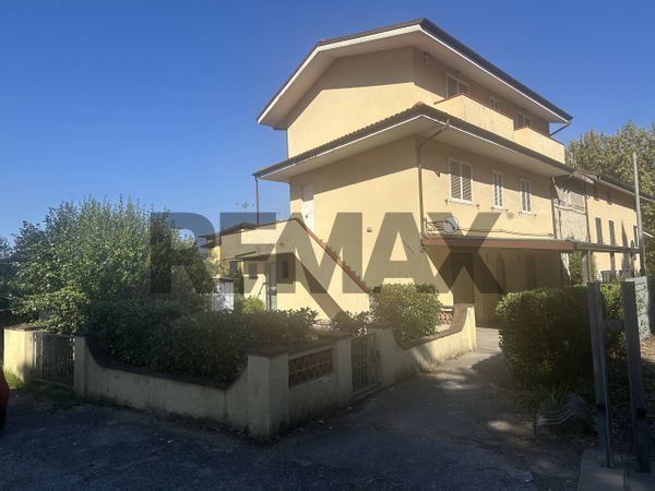 Casa Indipendente Bozzano, Massarosa, LU Vendita