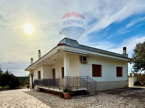 Villa singola Casello Cavuzzi, Polignano a Mare, BA Vendita