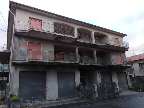 Casa Semindipendente Linguaglossa, CT Vendita