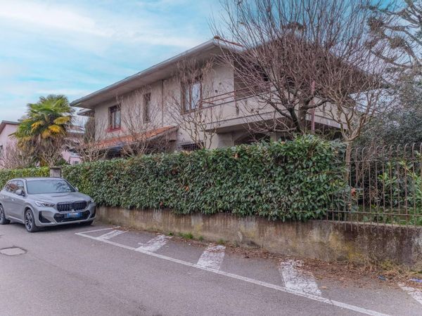 Villetta bifamiliare Canegrate, MI Vendita