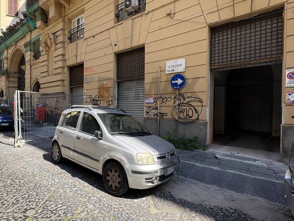 Commerciale Altro Pendino, Napoli, NA Affitto - Foto 2