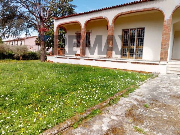 Casa Indipendente Capannori, LU Vendita