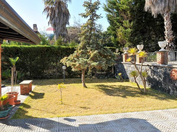 Villetta bifamiliare Nicolosi, CT Vendita