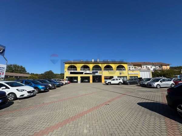 Locale Commerciale Rocchetta, Cairo Montenotte, SV Vendita