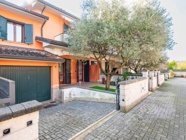 Villa a schiera Bancole, Porto Mantovano, MN Vendita