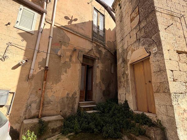 Casa Indipendente Mussomeli, CL Vendita