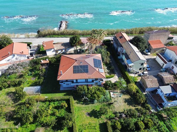 Porzione di casa Rocca San Giovanni, CH Vendita