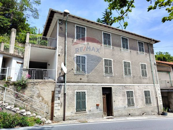 Casa Semindipendente Pornassio, IM Vendita