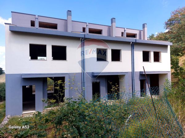 Villa a schiera Pieve di Cagna, Urbino, PU Vendita