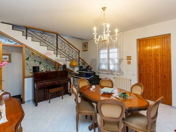 Villa a schiera Aci Sant'Antonio, CT Vendita