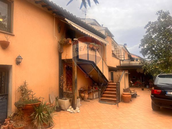 Casa Semindipendente Frazione Borroni, Foligno, PG Vendita - Foto 2